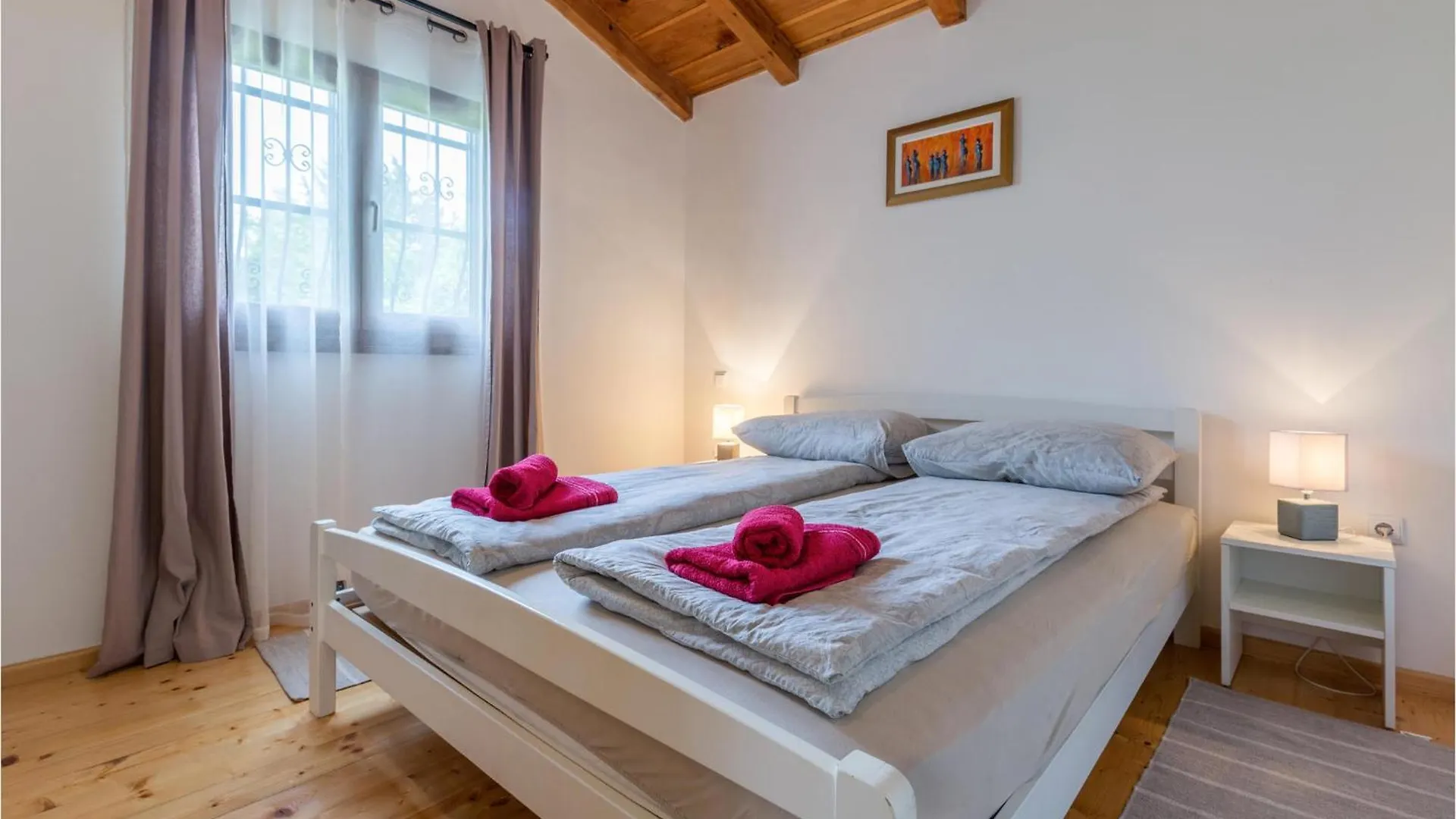 Сasa de vacaciones 2 Bedroom Awesome Home In Loborika
